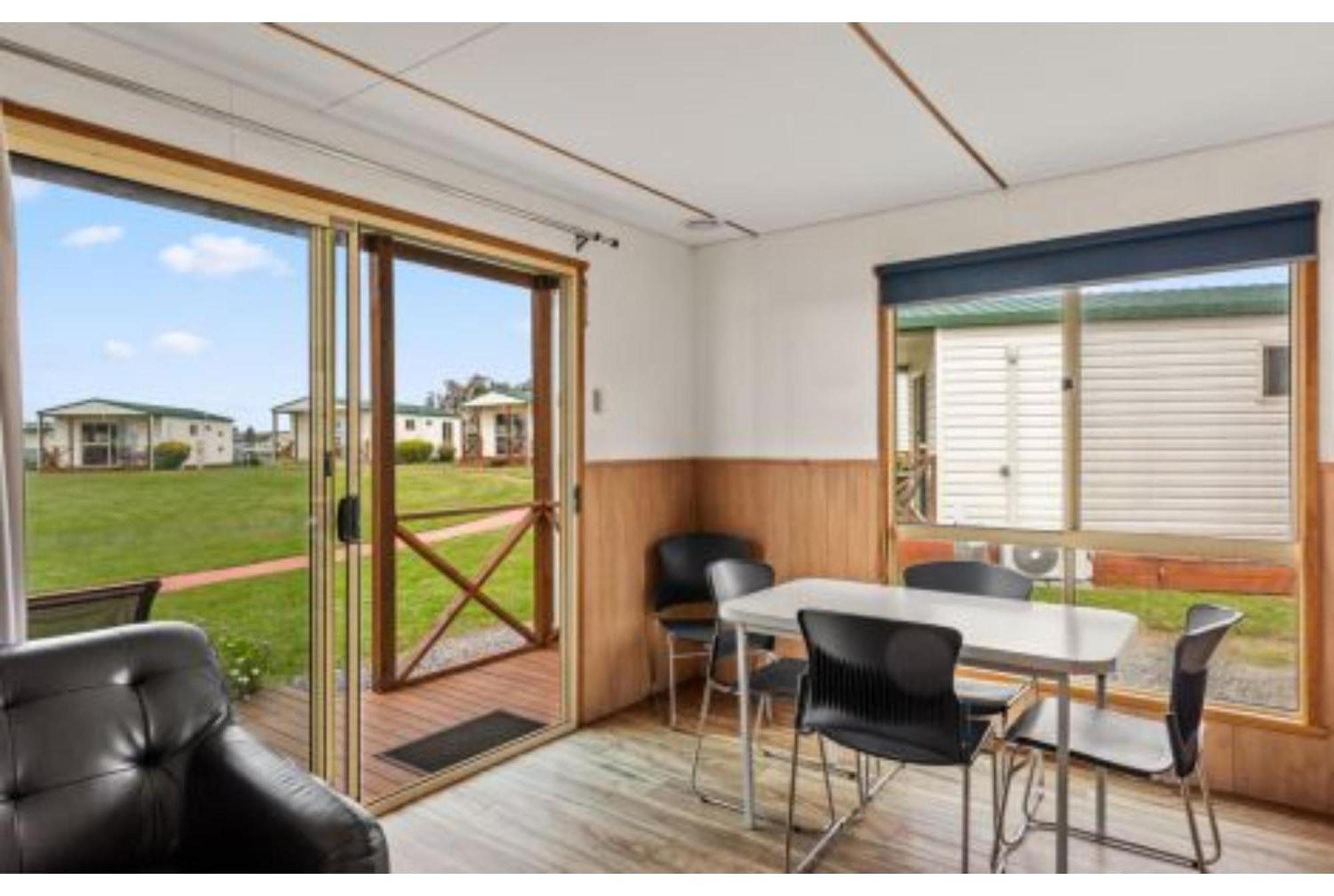 Discovery Parks - Devonport Room photo
