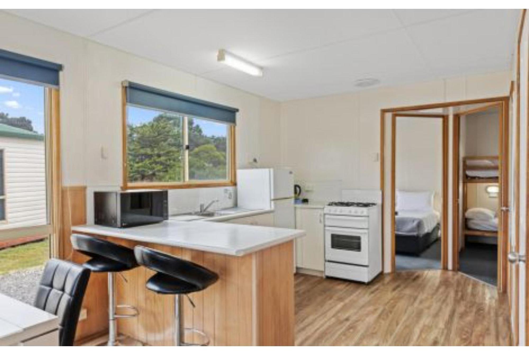Discovery Parks - Devonport Room photo