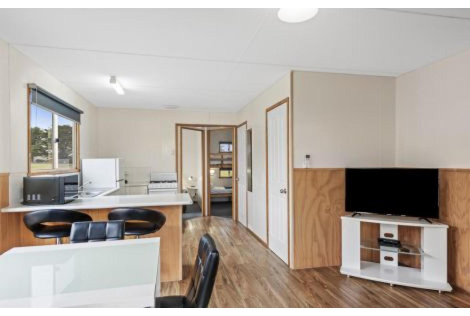 Discovery Parks - Devonport Room photo